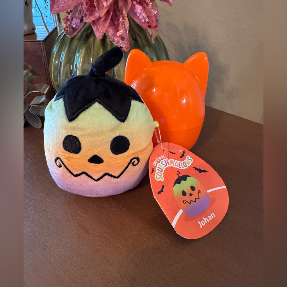 Squishmallows Halloween Plush Toy -Pumpkin, comes with outer orange case- NWT